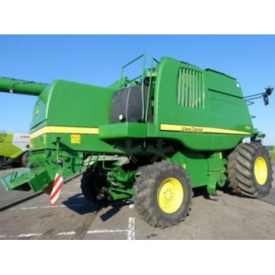 John Deere
                     T660