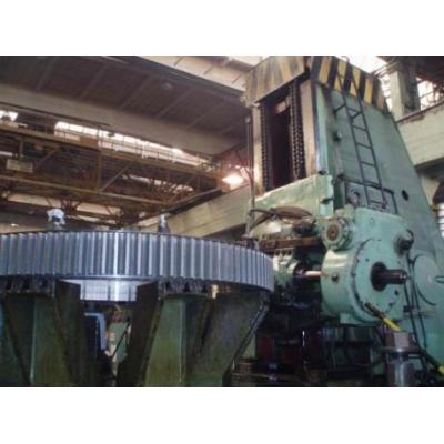 Gear hobbing machine