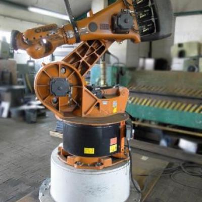 Robot przemysłowy do paletyzacji Kuka KR 200/3