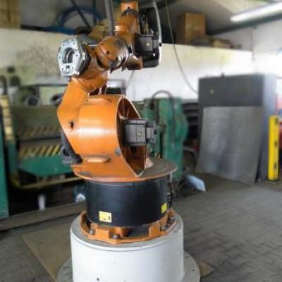 Robot przemysłowy do paletyzacji Kuka KR 200/3