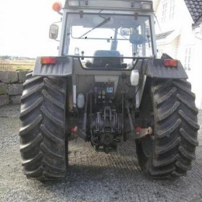 Ciągnik Massey Ferguson T-382 + ładowaczem