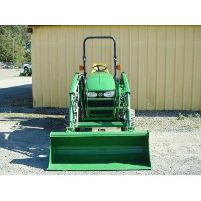 2011 JOHN DEERE 3520  Ciągnik