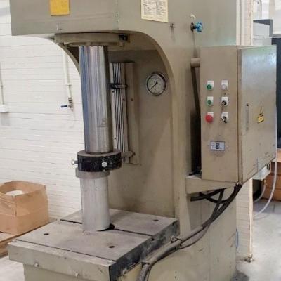 EUROMET Y41-63T hydraulic press