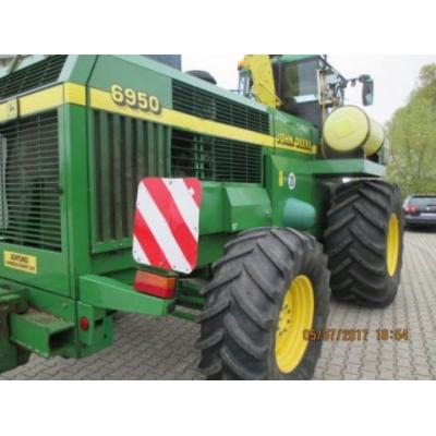 John Deere 6950