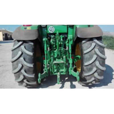 John Deere 6820