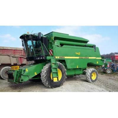 John Deere
                     2256