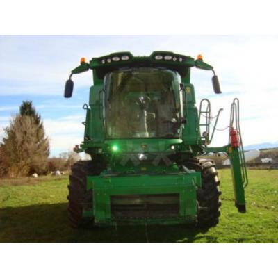 John Deere
                     T 560