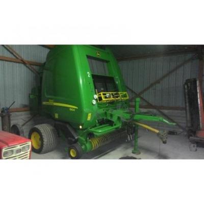 John Deere
                     864