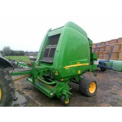 John Deere
                     864P