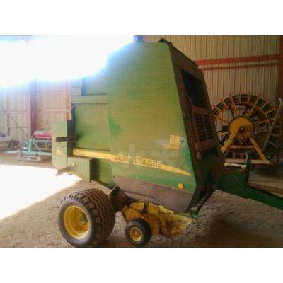 John Deere
                     592