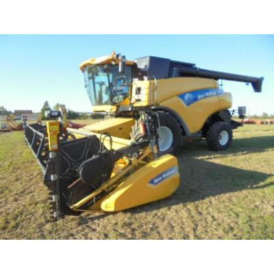 New Holland
                     CR9080 ELEVATION