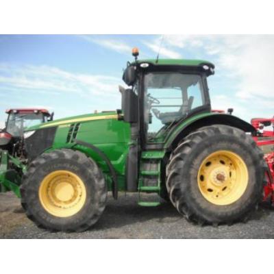 John Deere
                     7200 R