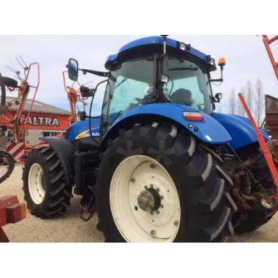 New Holland
                     T 7030