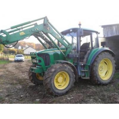 John Deere
                     6220