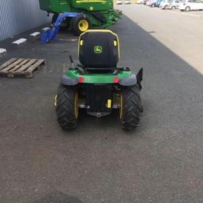 John Deere X140