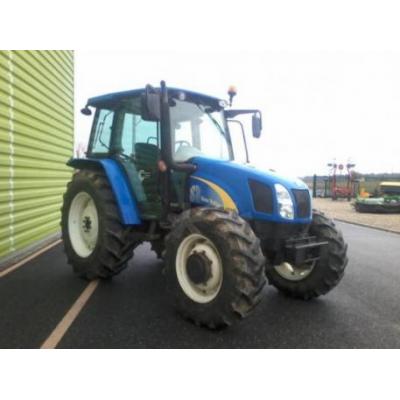 New Holland
                     T 5040