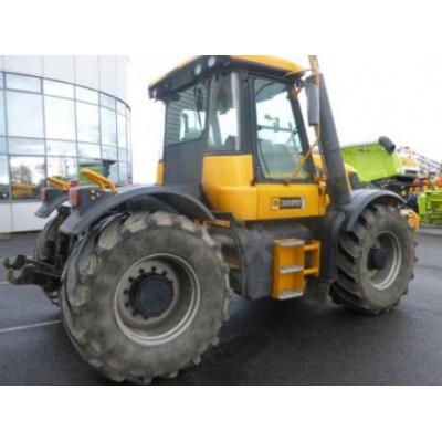 JCB
                     FASTRAC 3220