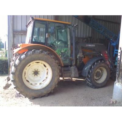 Renault
                     TRACTEUR CELTIS 446 R