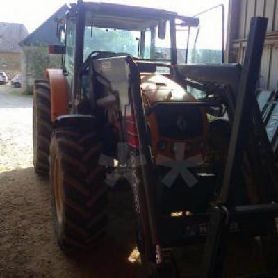 Renault
                     TRACTEUR CELTIS 446 R