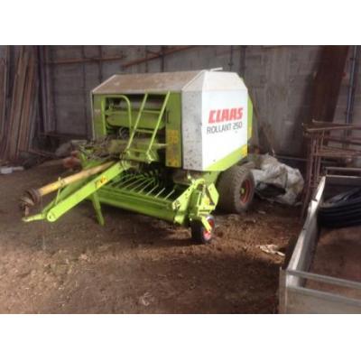 Claas
                     ROLL 250 21