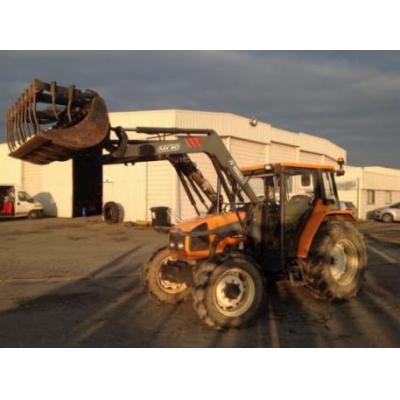 Renault
                     TRACTEUR RENAULT CERE