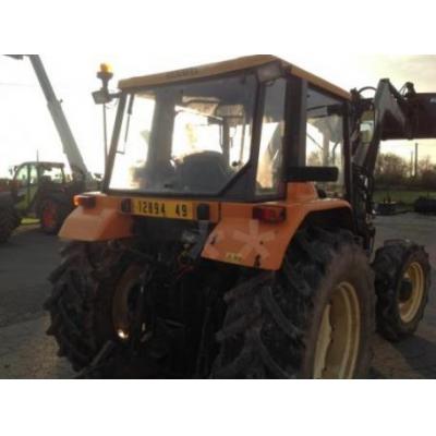 Renault
                     TRACTEUR RENAULT CERE