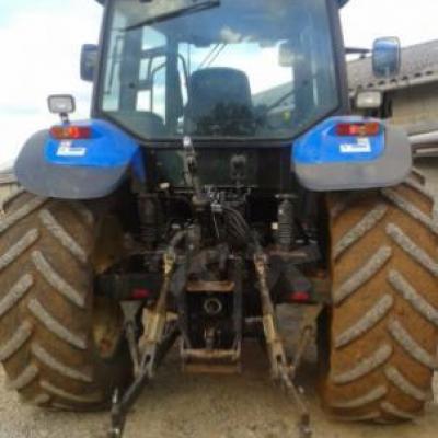 New Holland
                     TM120