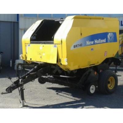 New Holland
                     BR740