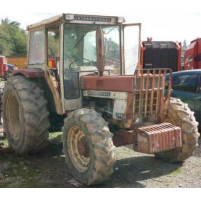 Case IH
                     744