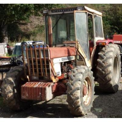 Case IH
                     744