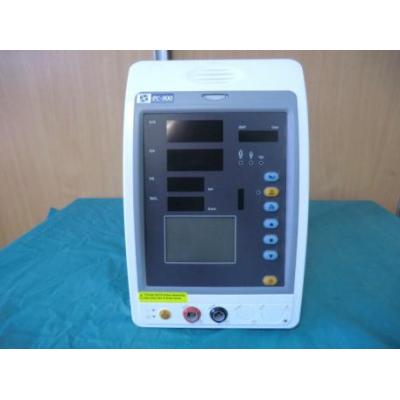 Monitor parametrów pacjenta PC-900
