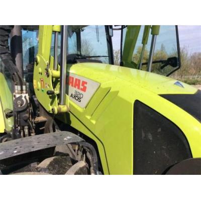 Claas Axos 320 met voorlader