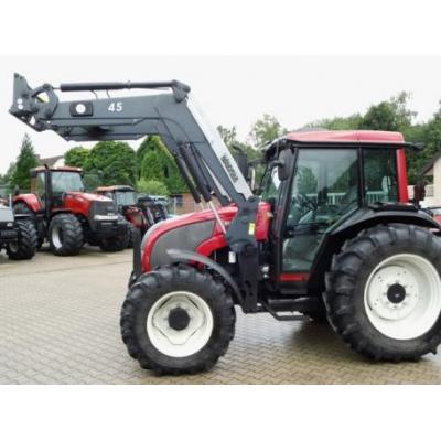 ciagnik  Valtra 82