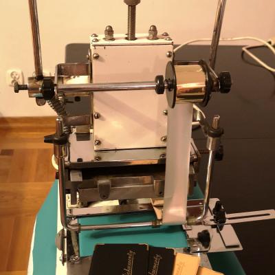 Maszyny do produkcji okładek na dokumenty