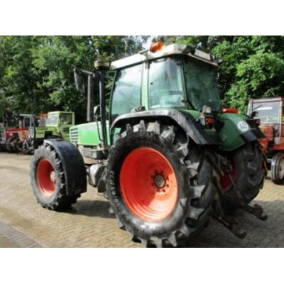 Fendt 512 C mit FH, DL