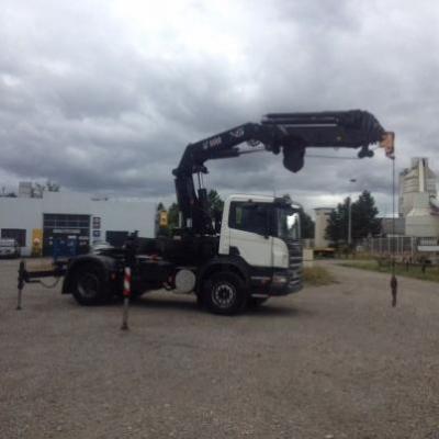 SCANIA scana p 380 grue