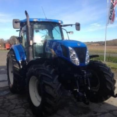 New Holland T 7040