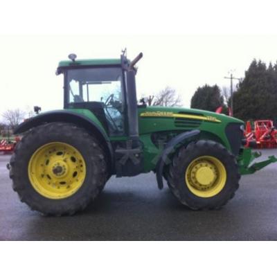 John Deere
                     7720