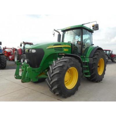 John Deere
                     7720