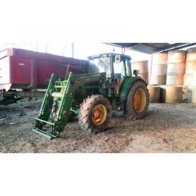 John Deere
                     6220 + CHARGEUR