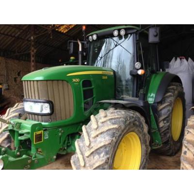 John Deere
                     7430 PREMIUM