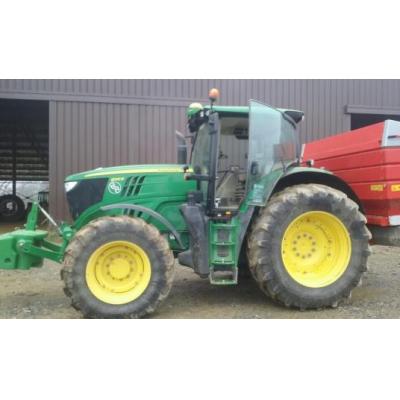 John Deere
                     6210 r