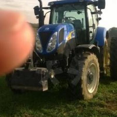 New Holland
                     T6070