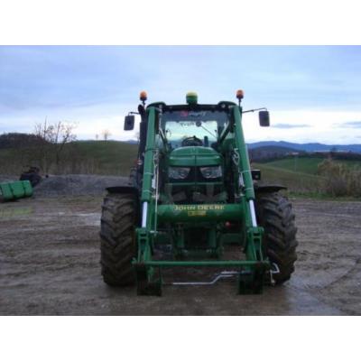 John Deere
                     6140R