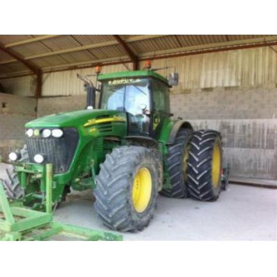 John Deere
                     7820