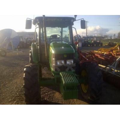 John Deere
                     5820