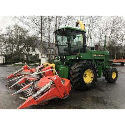 John Deere 5830