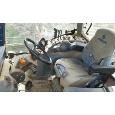 New Holland
                     TS115A