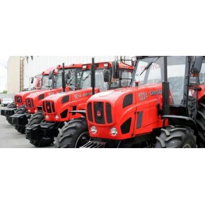 CBŚP rozbiło gang handlujący na terenie całej Polski kradzionymi traktorami